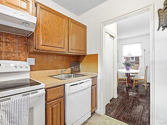 5th image of 182 Pinewood Road #25