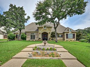 1157 Falcon View Dr, Kennedale, TX 76060
