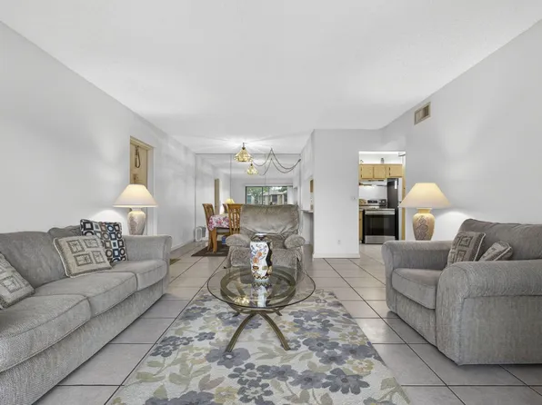 812 Sky Pine Way #G1, Greenacres, FL 33415