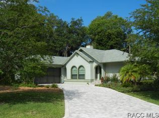 5176 S Riverside Dr, Homosassa, FL 34448