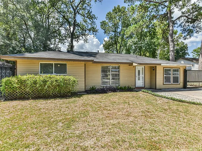 7106 Pinetex Dr — Photo 2