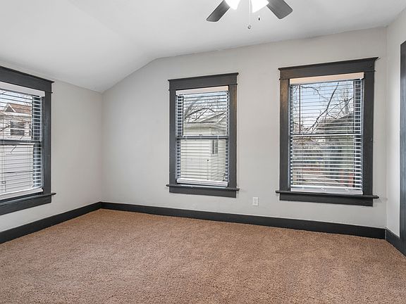 4th image of 1143 W 41st Ter #2