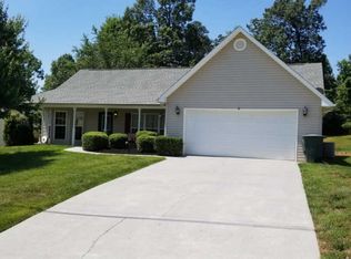 1421 Chessingham Dr, Maryville, TN 37801