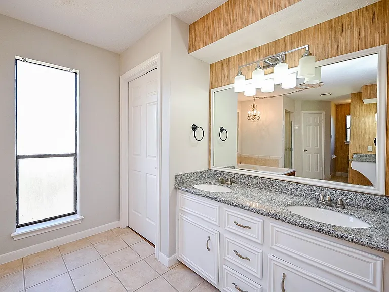 12011 Autumn Creek Dr — Photo 28