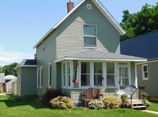 112 3rd Ave E, Cresco, IA 52136