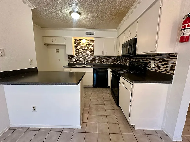 11506 Meadow Pines Ct #B — Photo 6