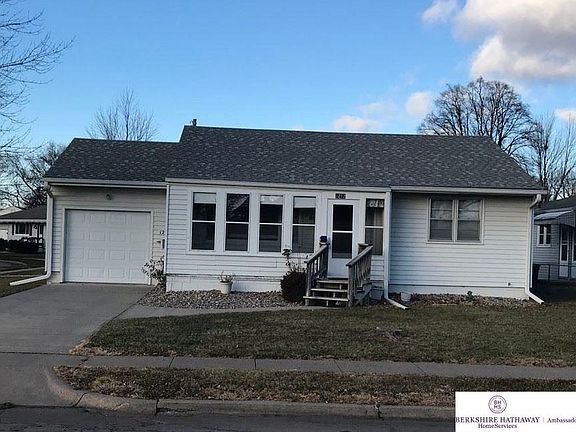 2nd image of 1212 E Linden Ave