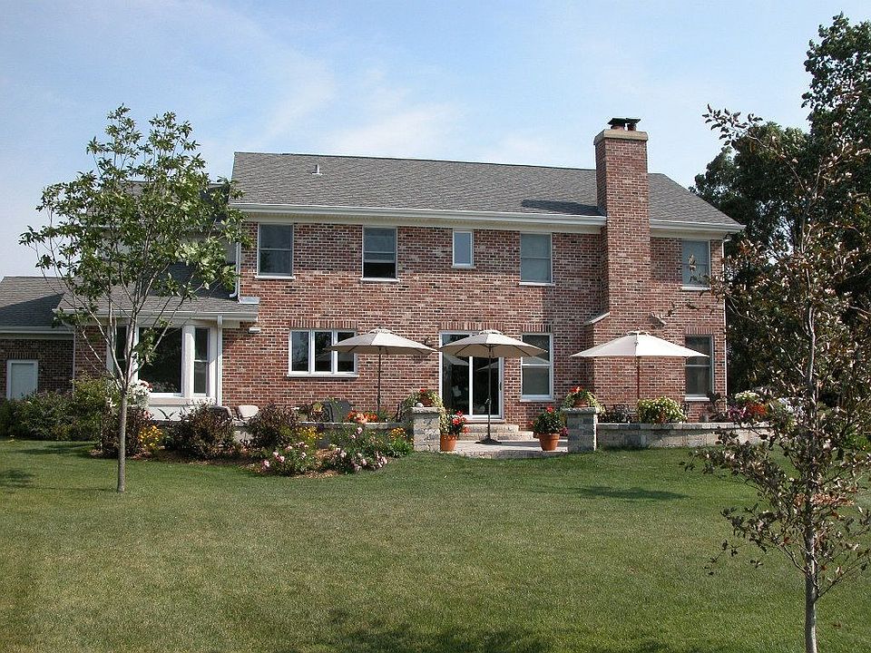 2nd image of 32 Old Barn Rd