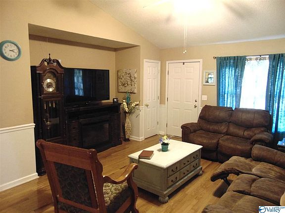 4th image of 102 Bluestem Dr NE