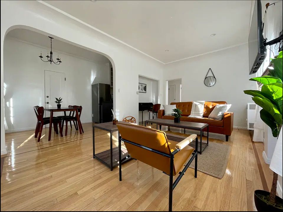 1st image of 944 12th St #103
