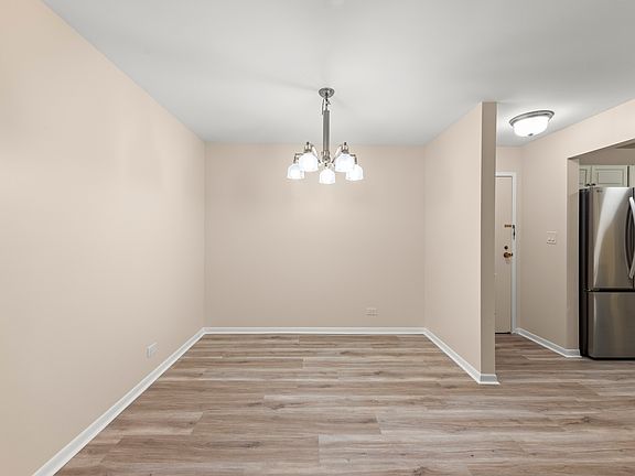 5th image of 245 S Park Ln Unit 103