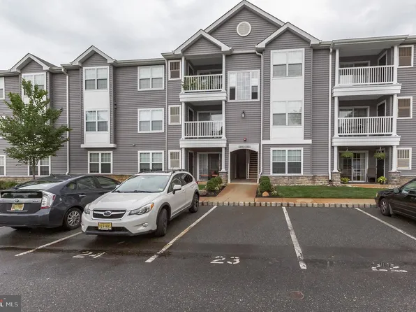 208 Lawrence Ln #208, Delran, NJ 08075
