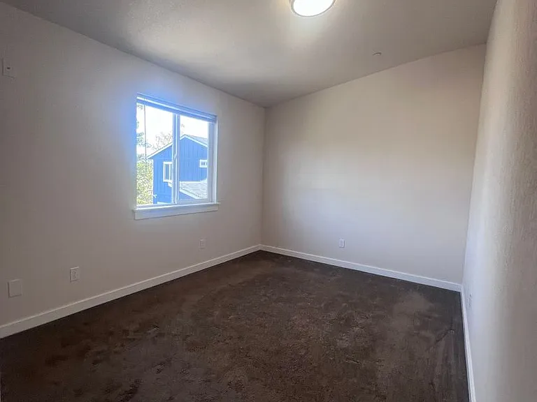 1809 Caroline Ave — Photo 13