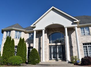 3 Spring Creek Dr, South Barrington, IL 60010