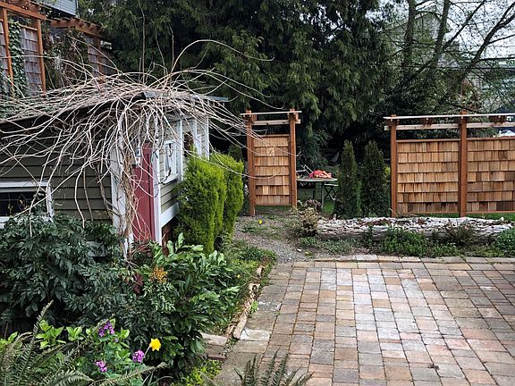 2nd image of 3224 Portage Bay Pl E