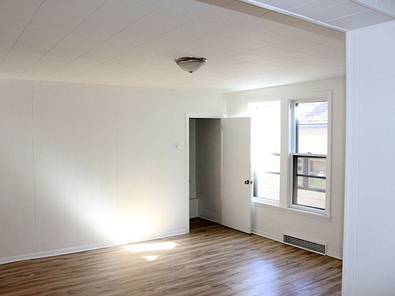 5th image of 1014 Clara Ave