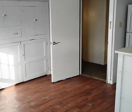 4th image of 609 Grand Ave #609.5