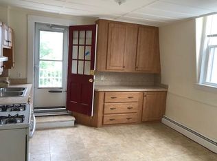 10 Robbins St APT 2, Waltham, MA 02453