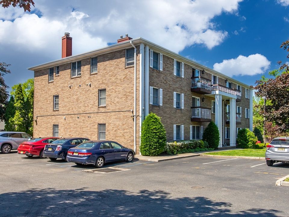 1st image of 711 Mill St #301