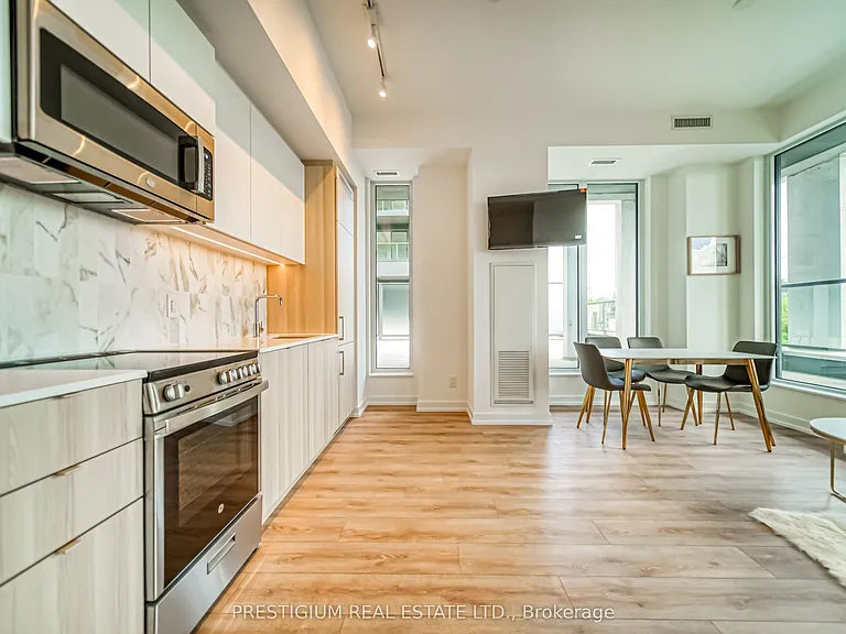500 Dupont St #303 — Photo 6