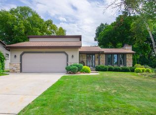 605 Tyrolian Dr, Green Bay, WI 54302