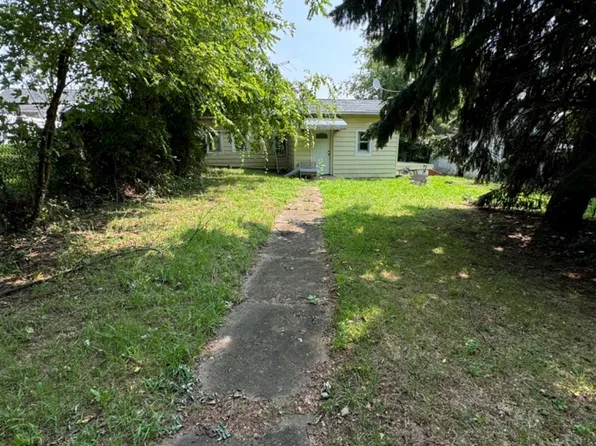 25 Saint Joseph Ter, Woodbridge, NJ 07095