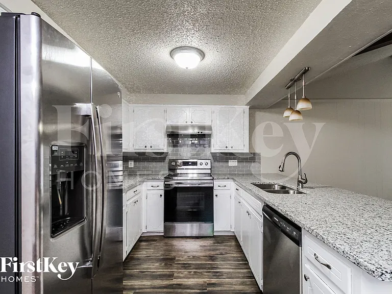 2509 E Williamsburg Mnr — Photo 5