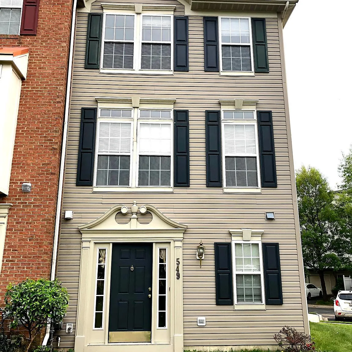 4 bed, 5.0 bath, 1688 sqft, $2,450 — Photo 1
