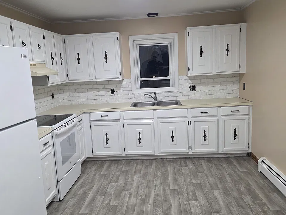 8-10 Snells Ct #2