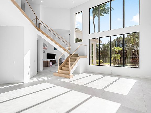 3rd image of 6582 Grande Orchid Way