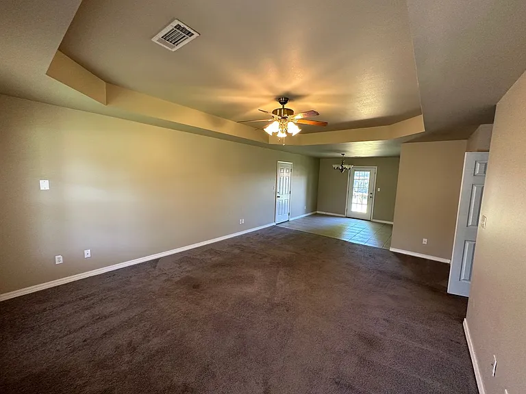 77 Sundance Dr — Photo 2
