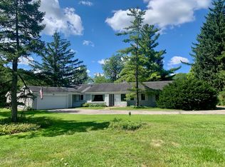 2040 Stirling Rd, Bannockburn, IL 60015