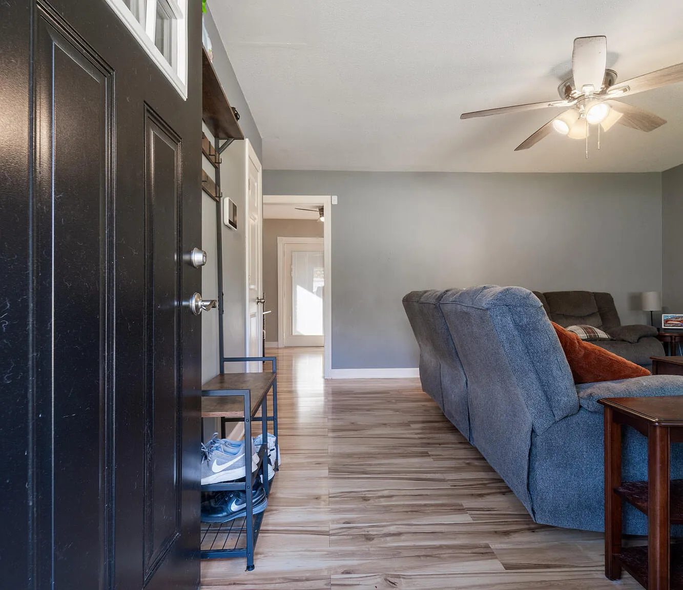 3 bed, 1.5 bath, 1243 sqft, $1,495 — Photo 2