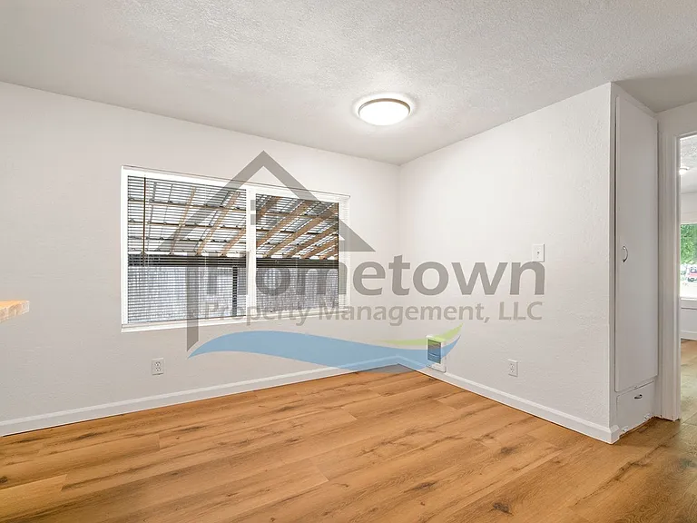 104 E 15th Ave — Photo 38