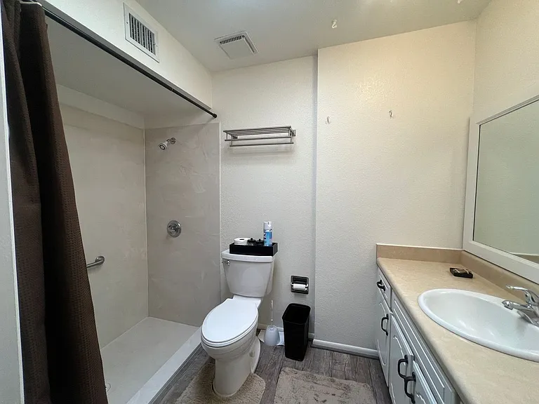 501 E Suffolk Dr — Photo 14