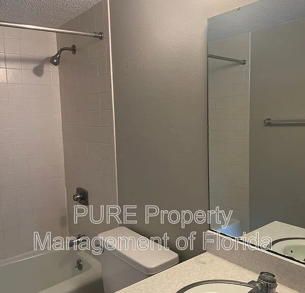 549 Fairways Dr #B — Photo 16