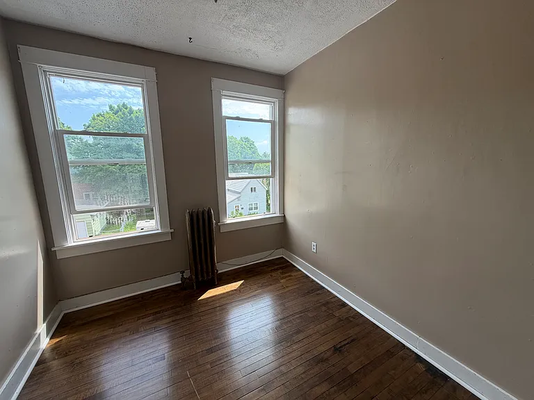 132 E Main St #5 — Photo 6