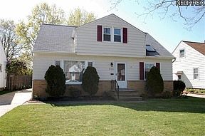 2nd image of 910 E 214th St