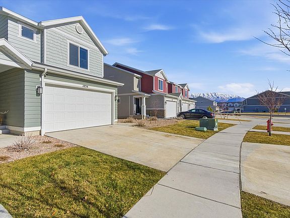 3rd image of 1034 E Jack Dr