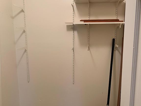 2nd image of 306 Fleetwood Dr APT 1
