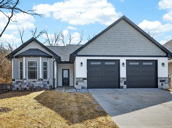 5058 Pandit Dr, Bettendorf, IA 52722