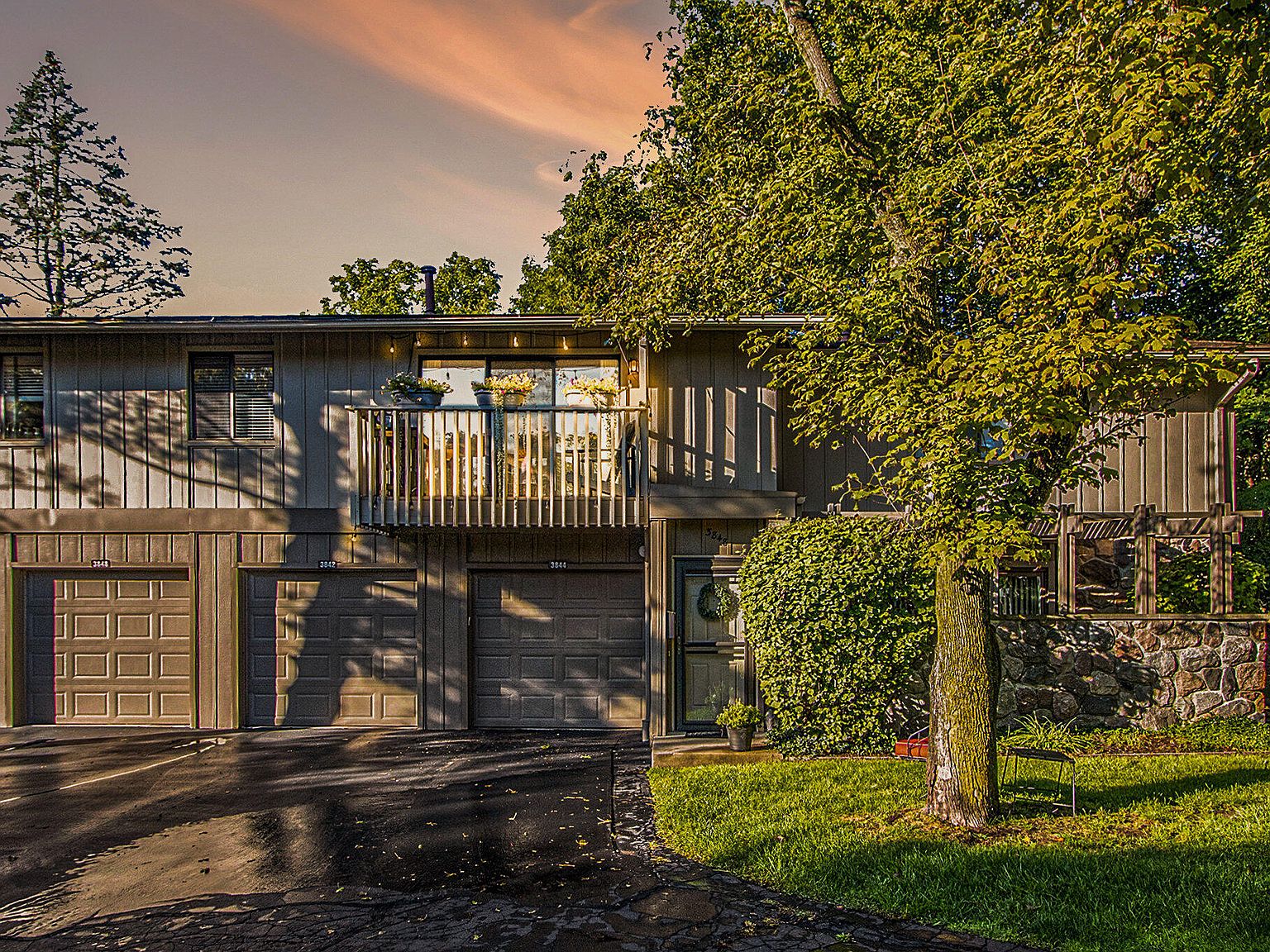 3848 Greenleaf Cir, Kalamazoo, MI 49008 Zillow