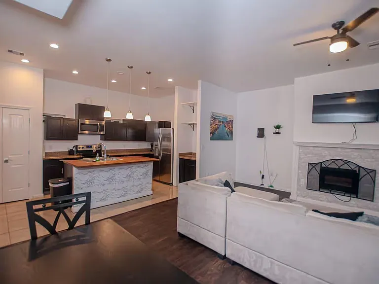3112 Clay St — Photo 2