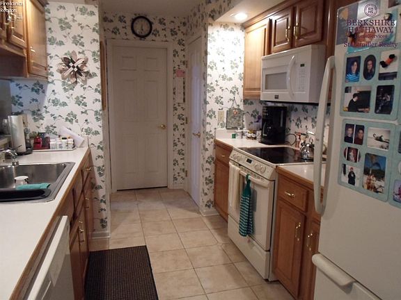 2nd image of 2008 Lakefield Dr
