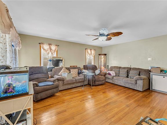 4th image of 1030 W 29th St
