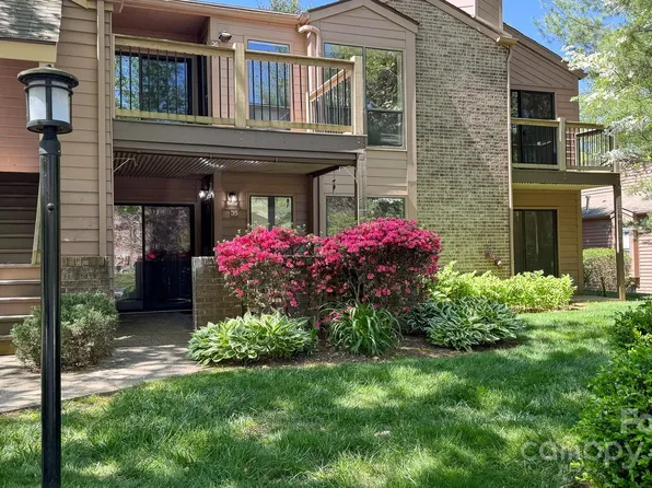 35 Ravencroft Ln, Asheville, NC 28803