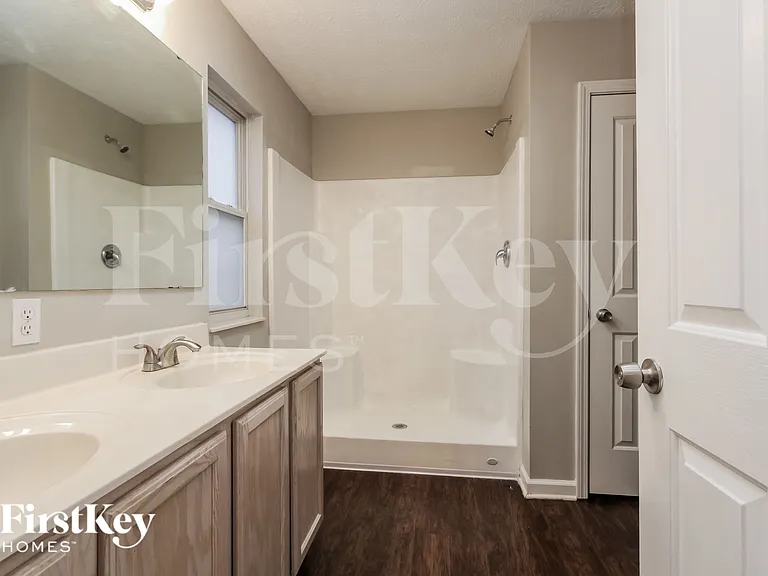 88 Bradford Ct — Photo 8