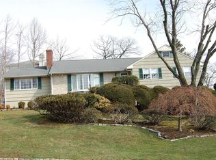 63 Brookside Ter, North Caldwell, NJ 07006