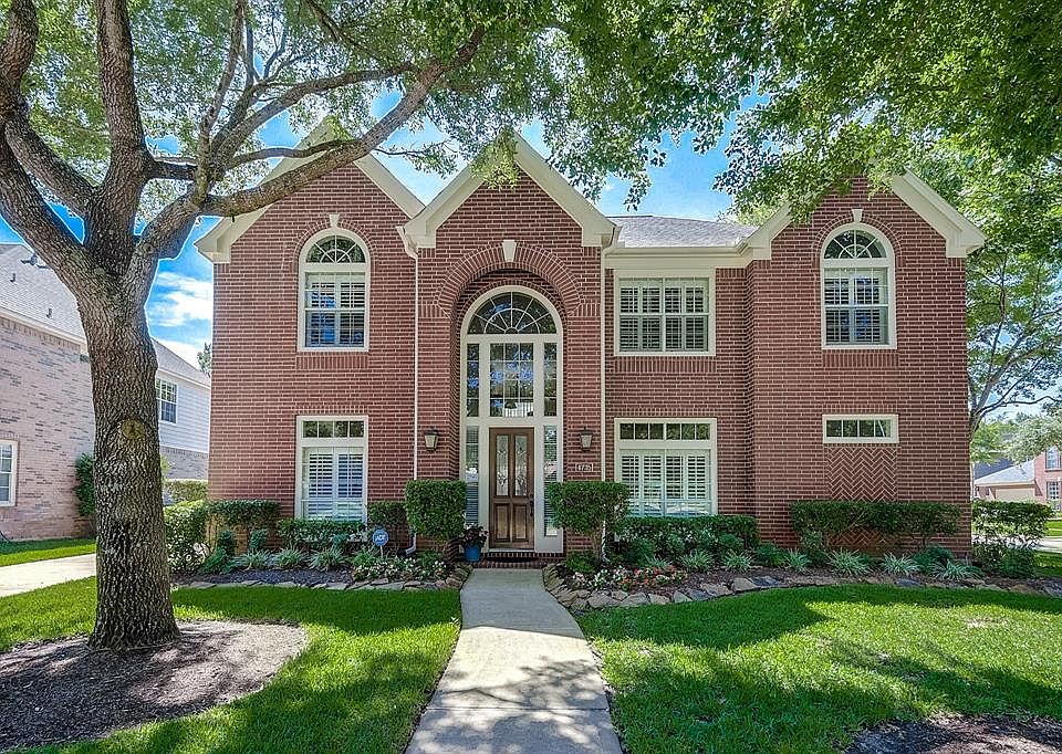 Welcome home to 4735 Gladesdale Park Lane. This home is filled with welcoming elegance. Truly a show stopper inside and out.