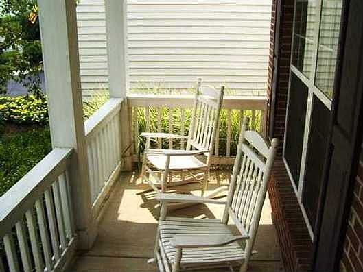 3rd image of 966 Carnoustie Cir